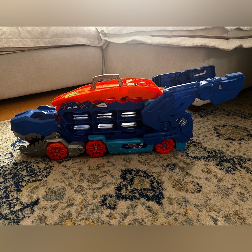 Hot Wheels City Ultimate T-Rex Transporter Hauler